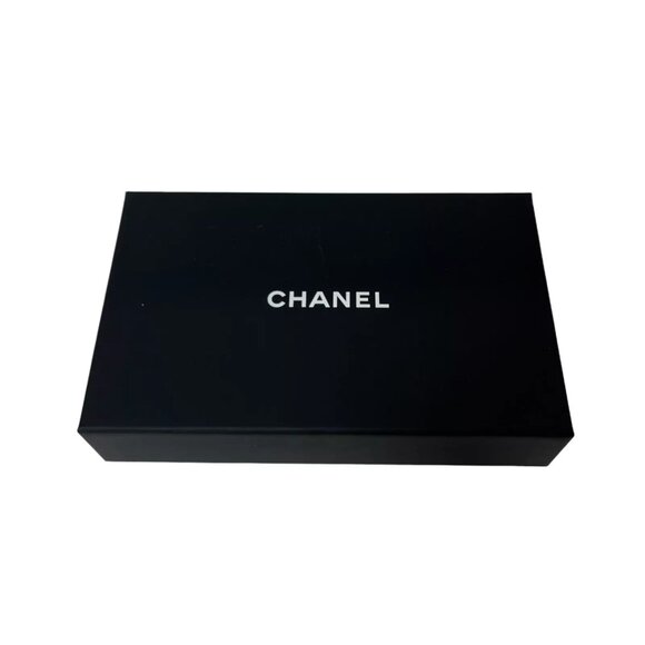 CHANEL 23S Ivory Patent Leather Heart Charm Zip Small Coin Pouch AS IS - Picture 14 of 15